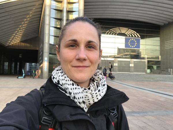 Proud selfie in front of the European Parliament after Graphic Recording for Beyond Growth Conference